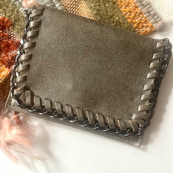 🍭3/$10 silver metallic woven details wallet - Picture 6 of 12